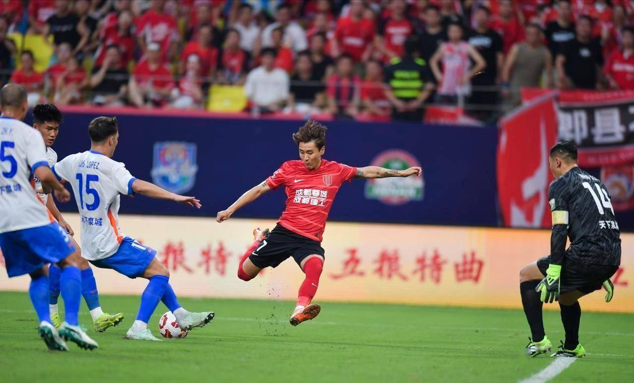 开云体育登录-100T险胜FLY，Perkz团战一打五焦点之战成都决赛之夜，点燃全场激情的简单介绍